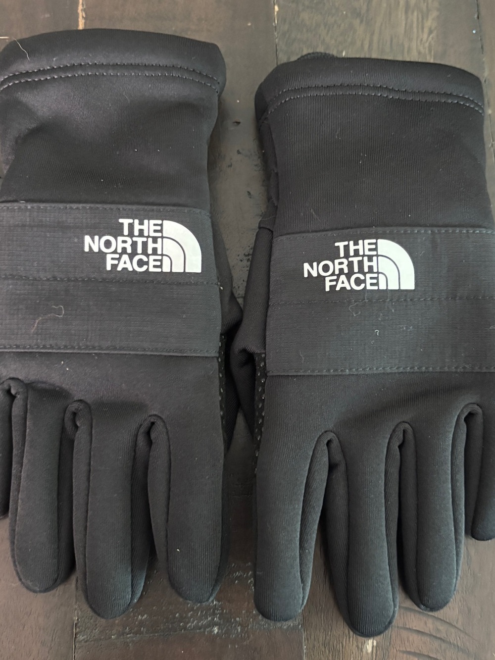 The North Face Kid’s Black Logo Winter Gloves